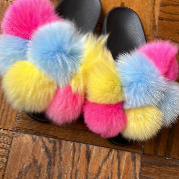 Fur slides shoes size 39 /8 Barbie pink yellow blue - Picture 11 of 13